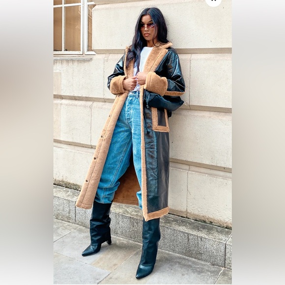 BLACK VINYL MAXI CONTRAST FAUX FUR COAT - Picture 3 of 6